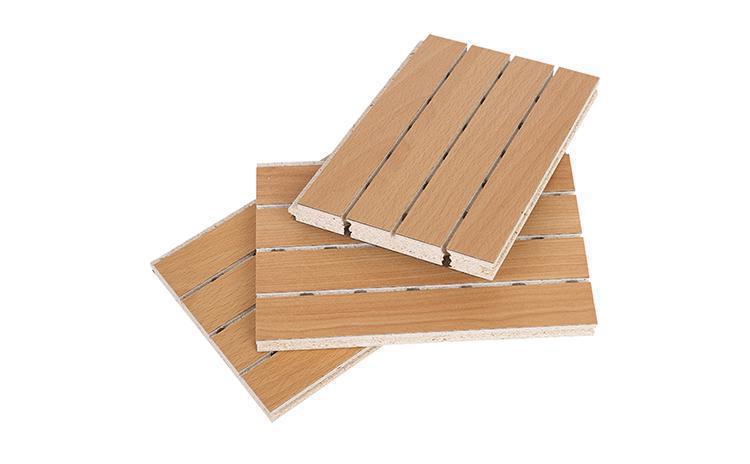 高鐵候車室裏（lǐ）的條形吸（xī）音板-1